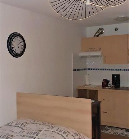 Апартаменты Agreable Logement Proche De La Gare Et Du Polygone Безье Экстерьер фото